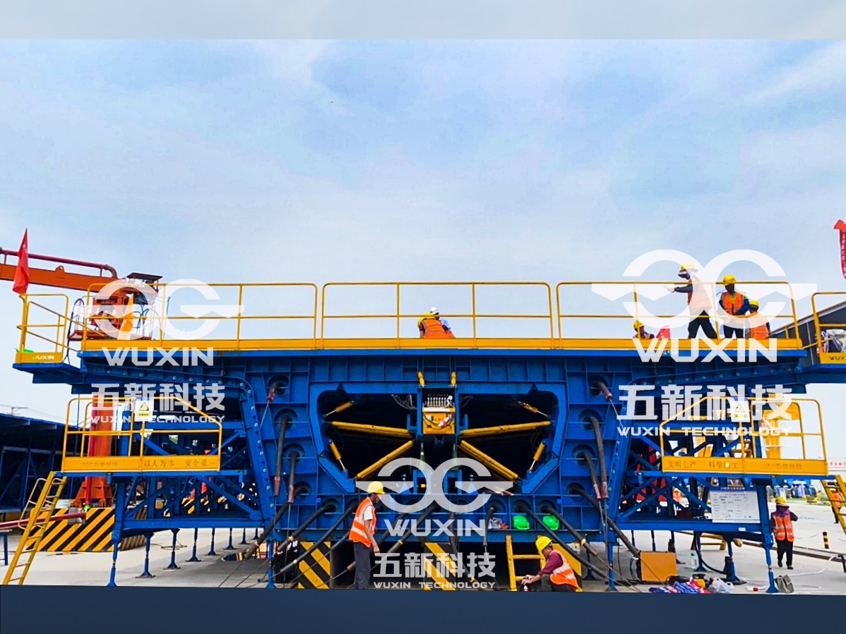 中铁建大桥局江都制梁场首榀梁浇筑成功 (2)_副本.jpg